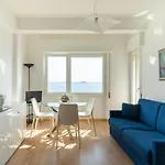 Terrazzo Sul Mare By Interhome アパート