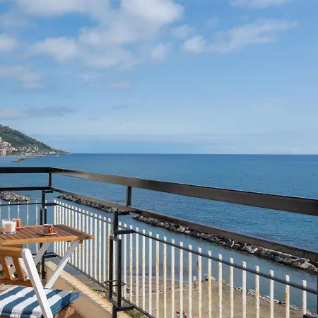 아파트 Terrazzo Sul Mare By Interhome *