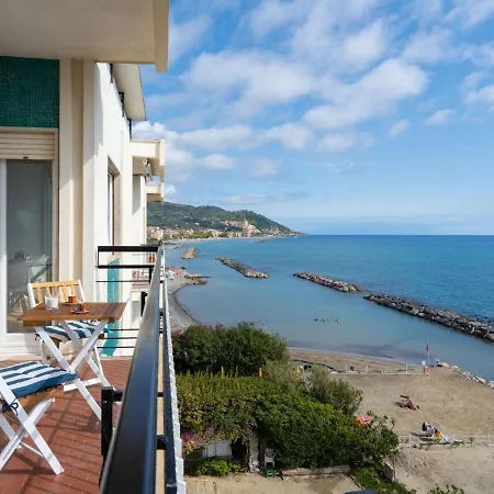 Terrazzo Sul Mare By Interhome 아파트 디아노마리나